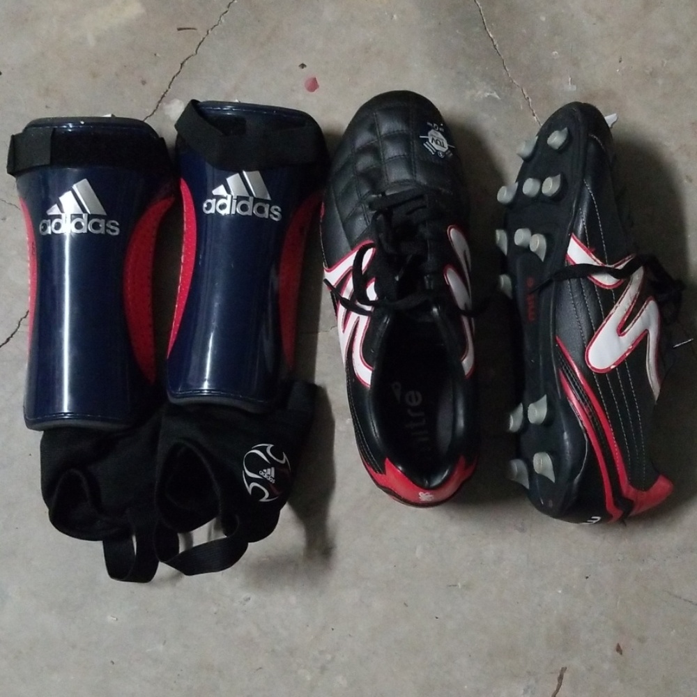 Soccer shoes and protectors